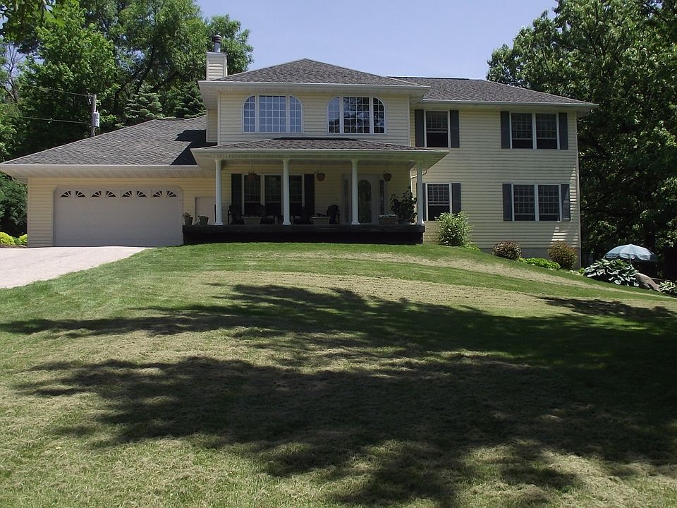 1st image of 1000 4th St N