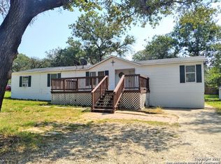 4518 Waterwood Pass Dr, Elmendorf, TX 78112