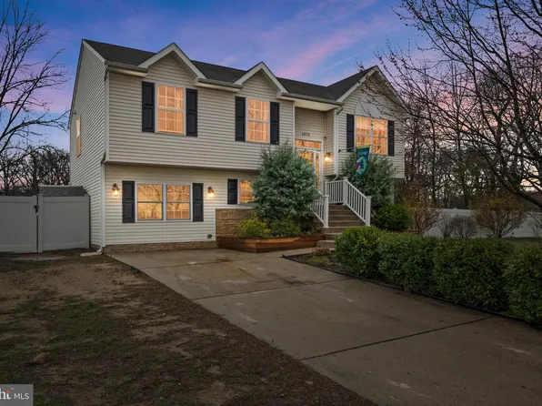 1073 Edwin Ct, West Deptford, NJ 08086
