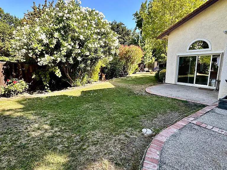 825 Feather River St — Photo 43