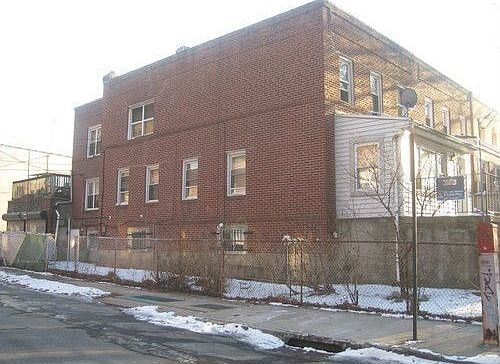 1st image of 2259 19th St
