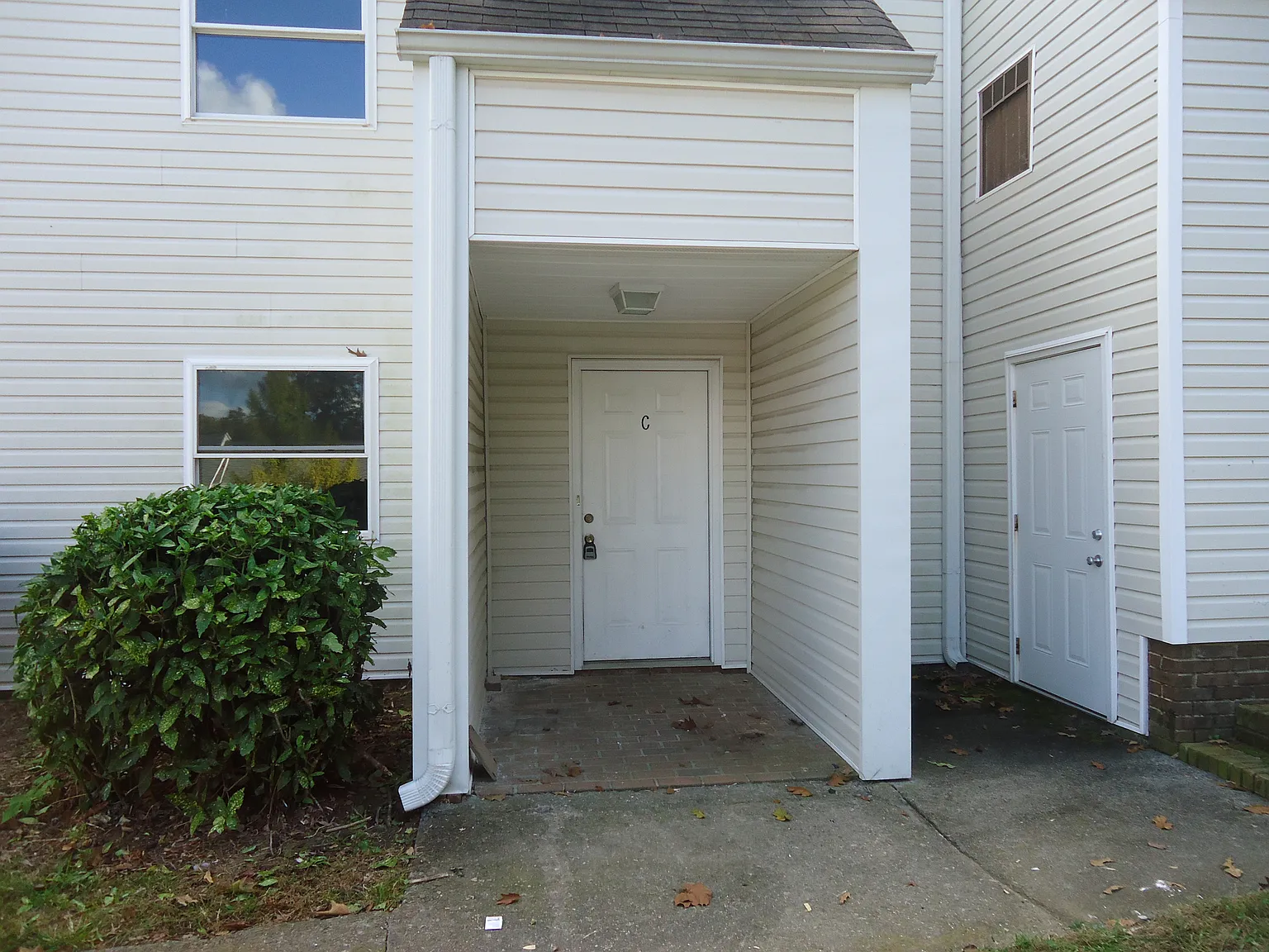 9105 Spyglass Pl — Photo 1