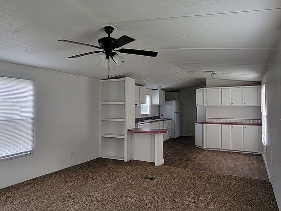 5th image of 906 Legacy Ln