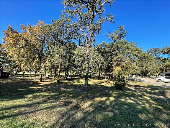 4th image of 11989 S Woodlands Cir