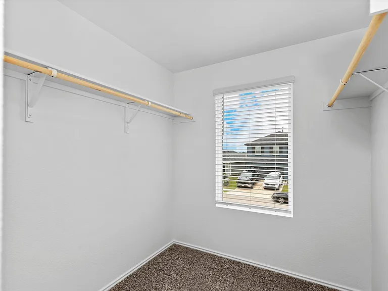 456 Sandringham Loop — Photo 13