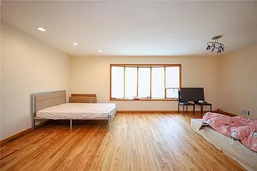 Sold by Momentum Real Estate LLC