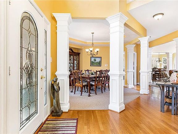3rd image of 1105 Derby Ct