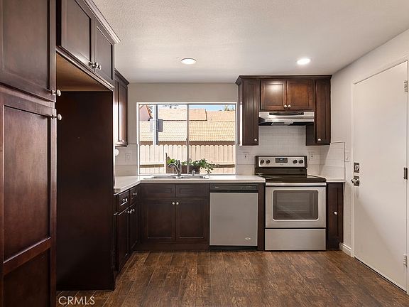 3rd image of 10525 Royal Oak Way