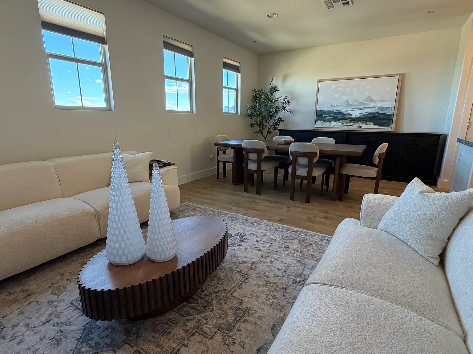 3 bed, 1820 sqft, $3,200 — Photo 2