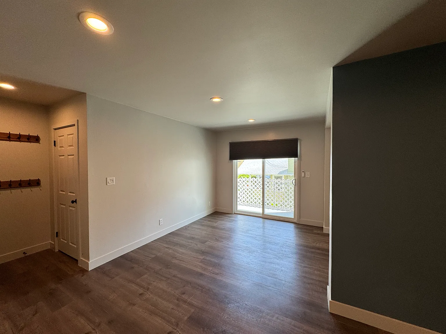 2 bed, 1050 sqft, $3,000 — Photo 4