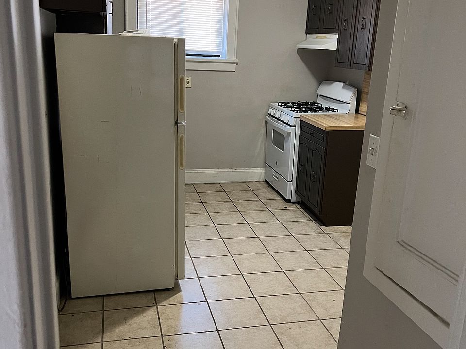 1st image of 115 Andrew St APT 3