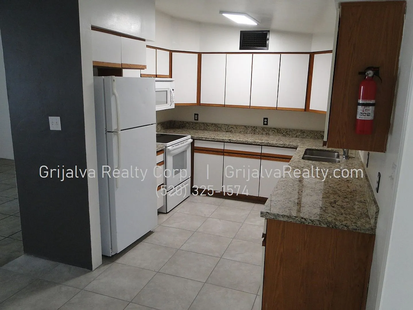 1415 Lester — Photo 4