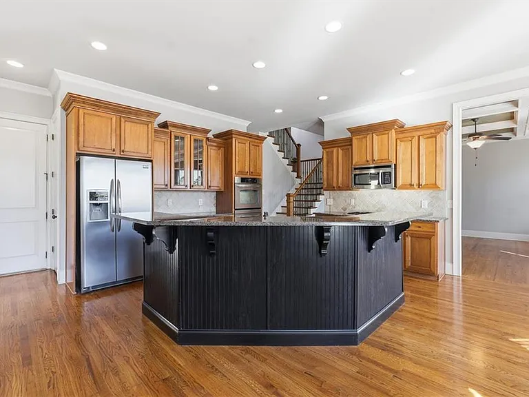 6437 Blue Water Dr — Photo 22