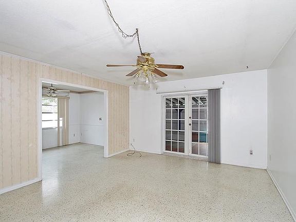 3rd image of 6325 Royal Oak Dr