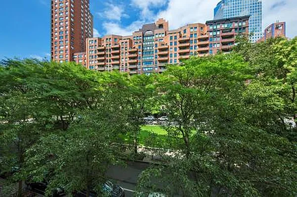 Rented by Sotheby's International Realty | media 12