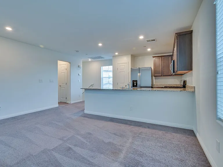 5202 Dubris Dr — Photo 36