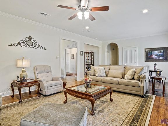 3rd image of 12315 Whispering Oaks Dr