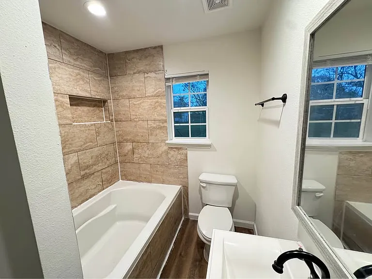 122 Oak St — Photo 6