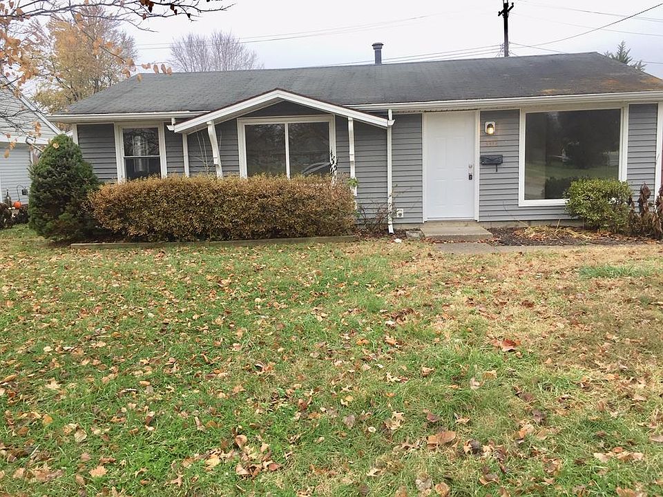 1st image of 3312 E Surrey Dr
