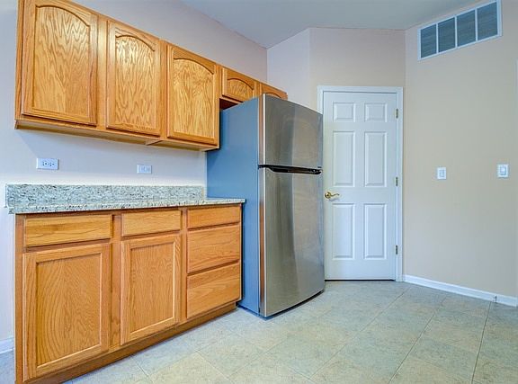 5th image of 21469 Lake Street Clair Dr