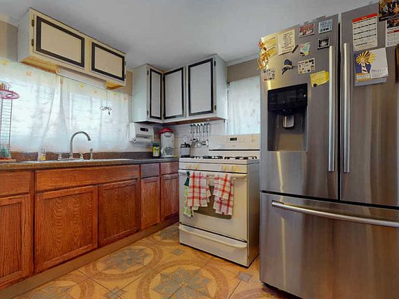 5th image of 408 N Poplar Ave