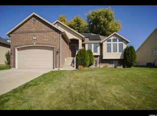 1577 E 925 S, Clearfield, UT 84015