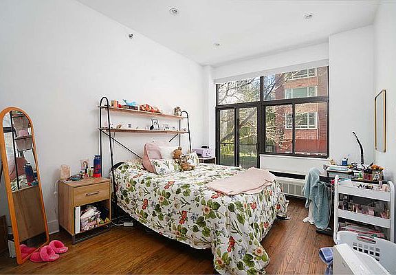 3rd image of 230 E 124th St APT 2B