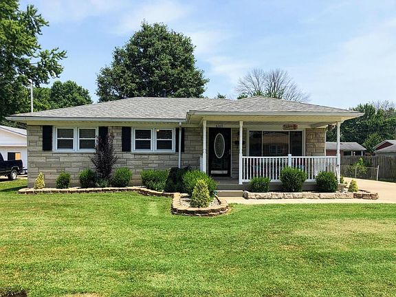 3rd image of 8209 Pandorea Dr