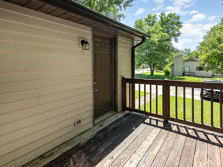 3131 Vestal Pl — Photo 14
