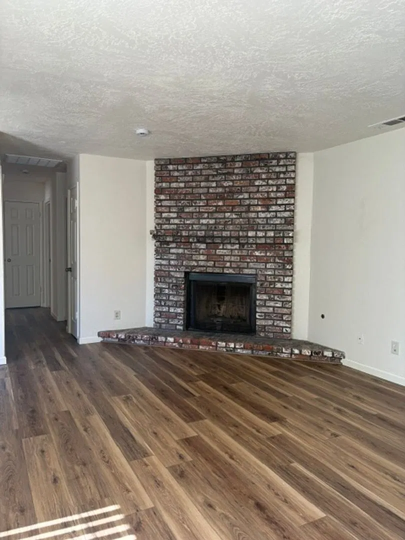 25 W. Barstow #101 — Photo 4