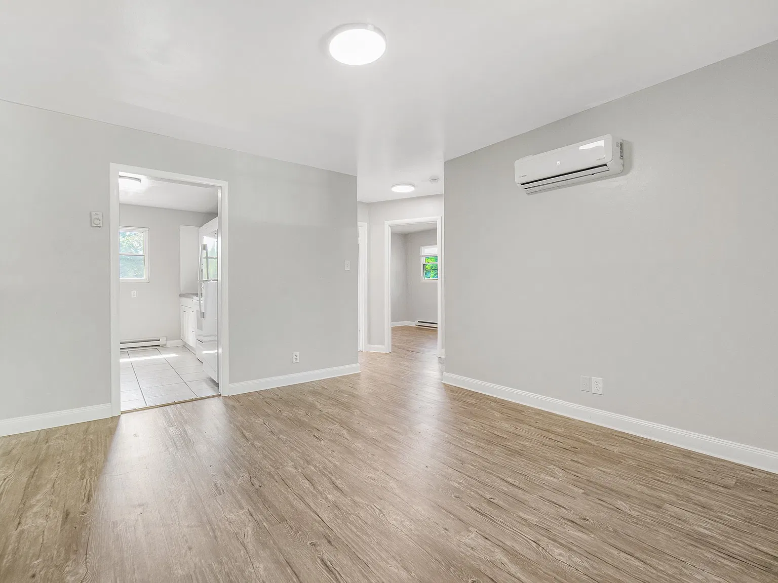 Cozy 2 Bed, 1 Bath Unit on Elizabeth St NW, Huntsville - $650/mo — Photo 1