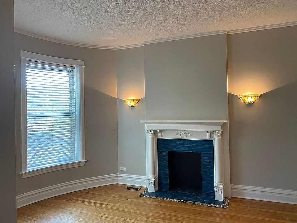 1st image of 4406 N Dover St #1