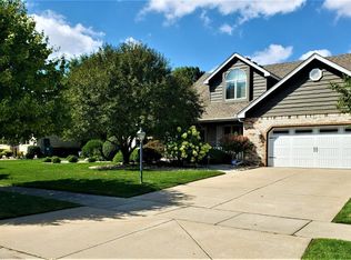 1039 Boxwood Dr, Munster, IN 46321