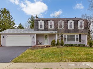 522 Carriage Hill Rd, Naperville, IL 60565