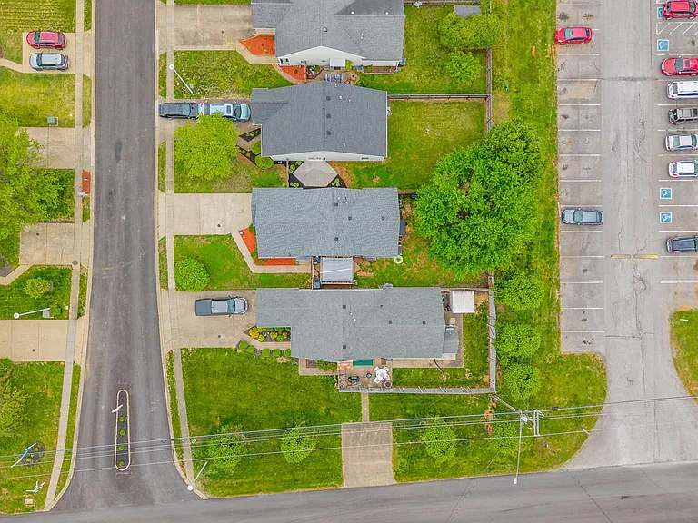 302 Northwind Dr — Photo 33