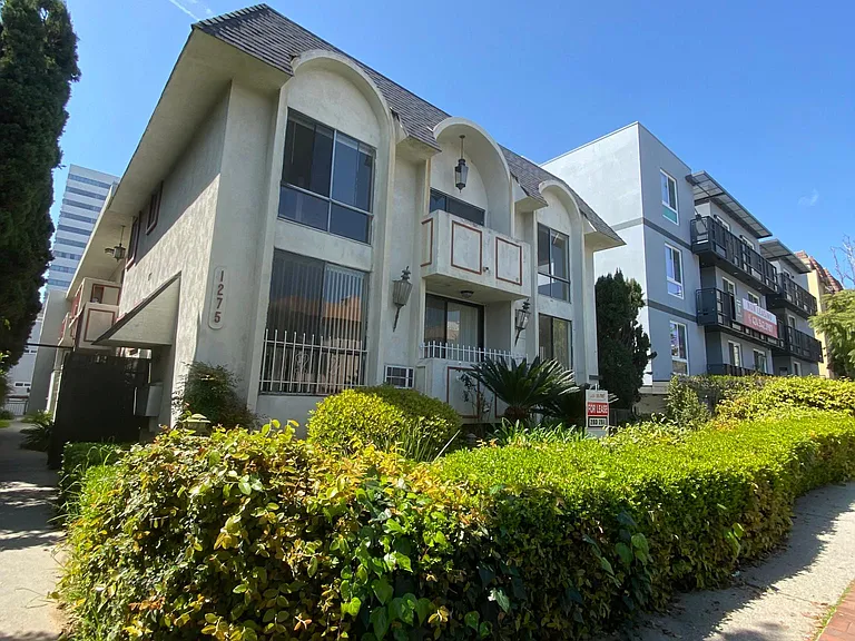 1275 Barry Ave #1 — Photo 1