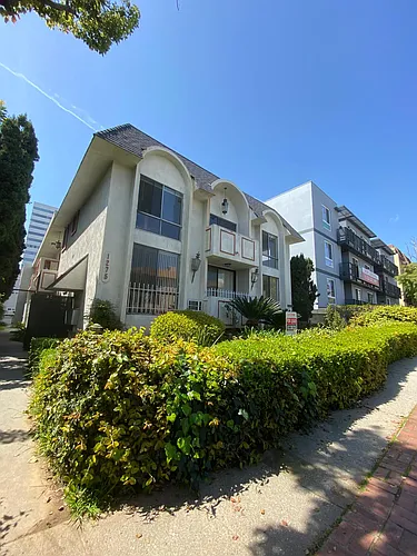 1275 Barry Ave #1 Photo 1