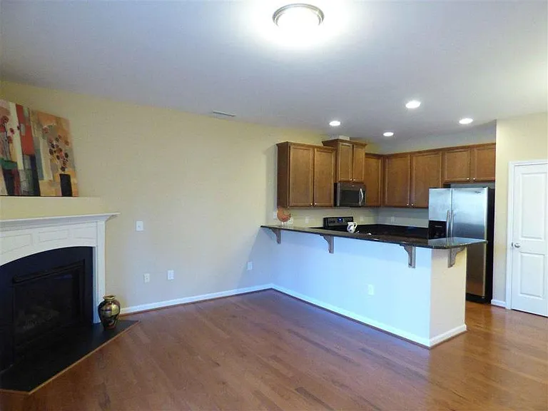 1622 Holly Grove Way — Photo 5