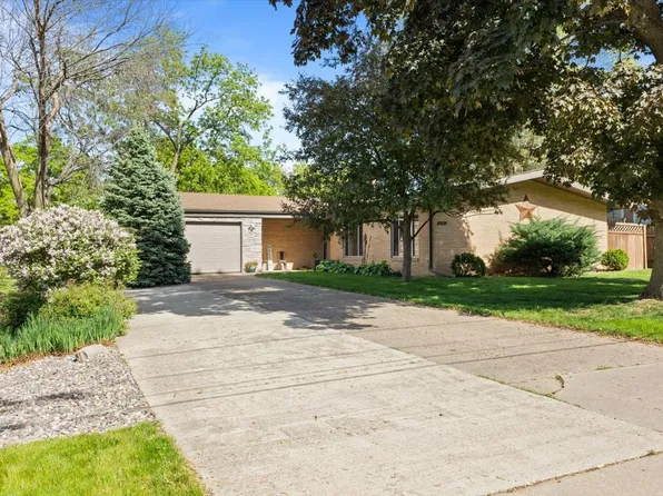 4009 SW 26th St, Des Moines, IA 50321