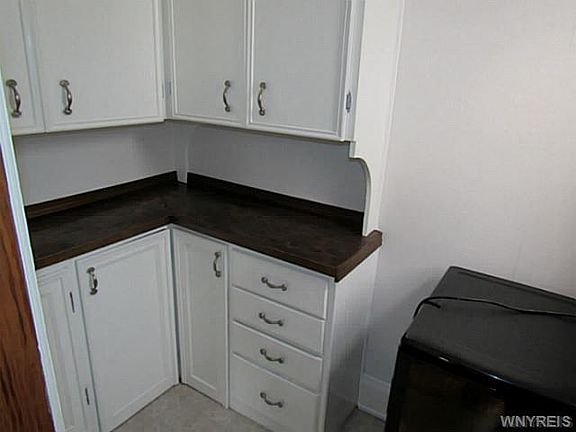 4th image of 375 Crescent Ave