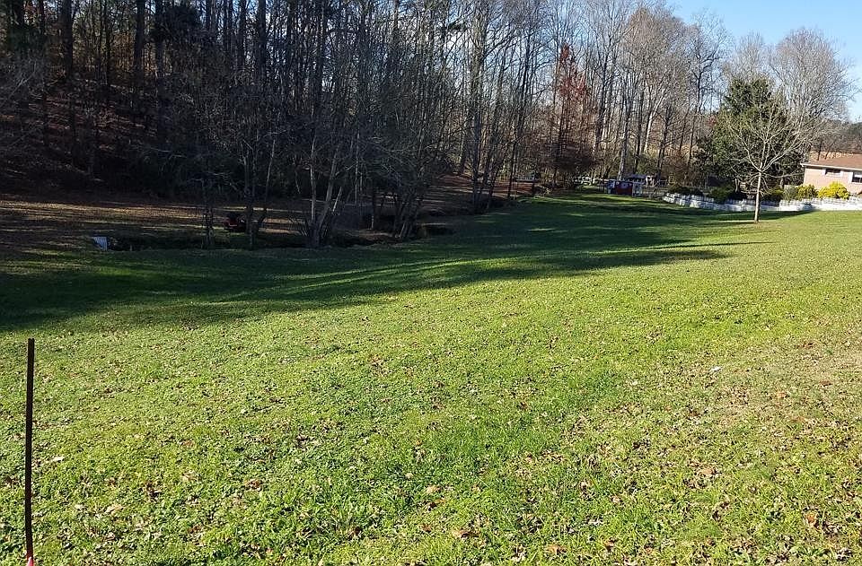 1st image of 660 County Pike