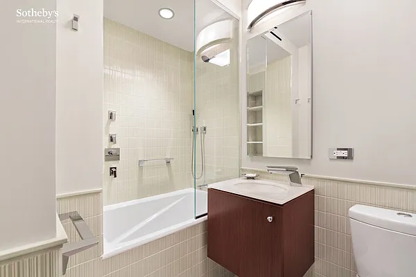 Sold by Sotheby's International Realty | media 35