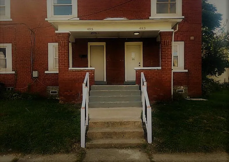 2 bed, 816 sqft, $1,300 — Photo 1