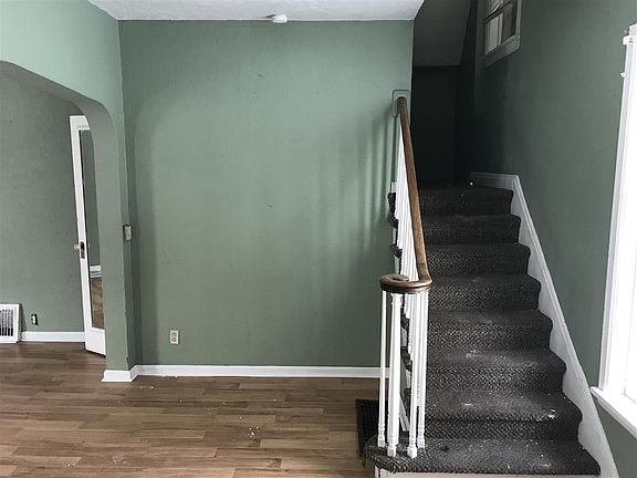 4th image of 737 Lawndale Ave