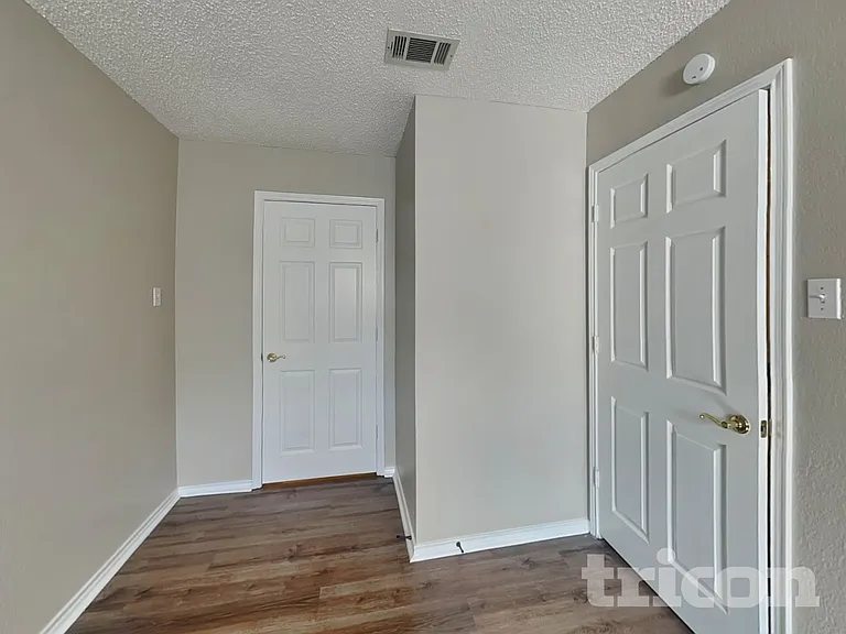 509 Live Oak Dr — Photo 15
