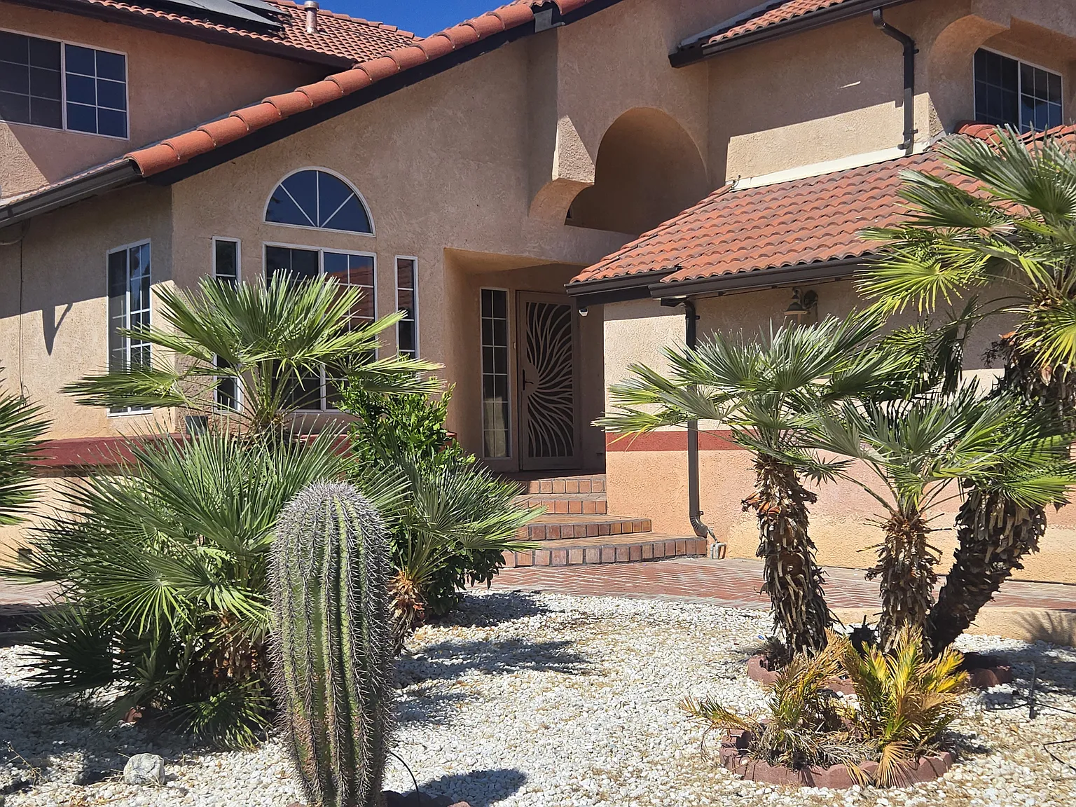 6 bed, 2916 sqft, $3,350 — Photo 3