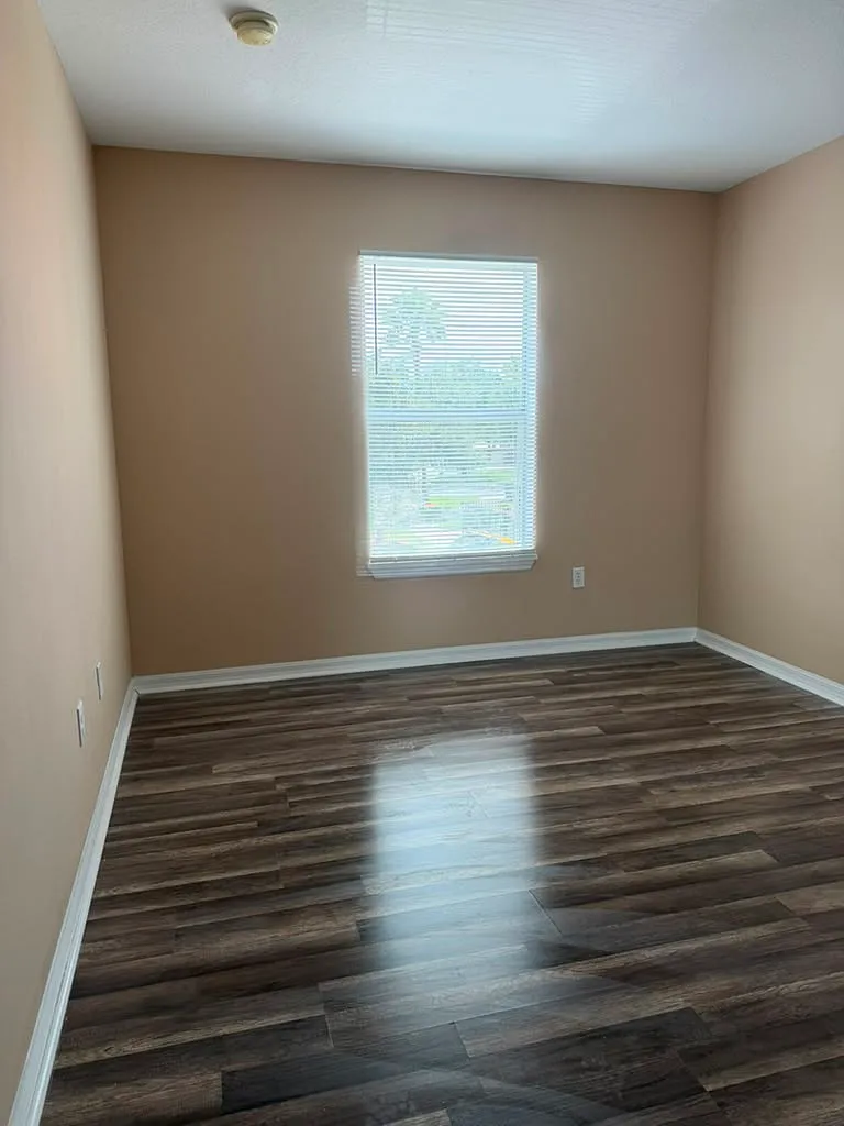 4 bed, 1880 sqft, $2,150 — Photo 4