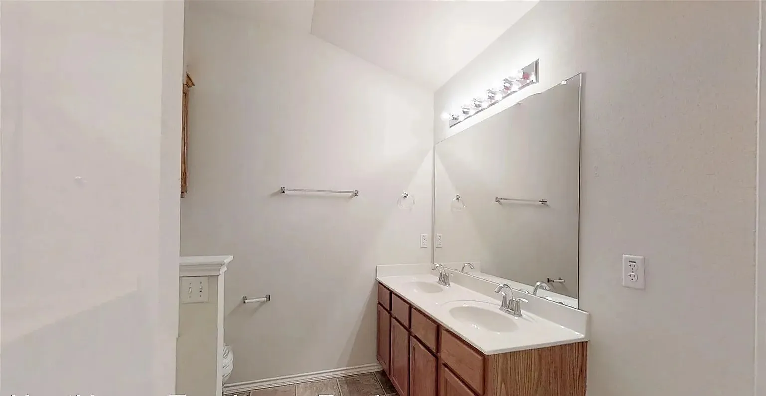 3 bed, 1380 sqft, $1,650 — Photo 4