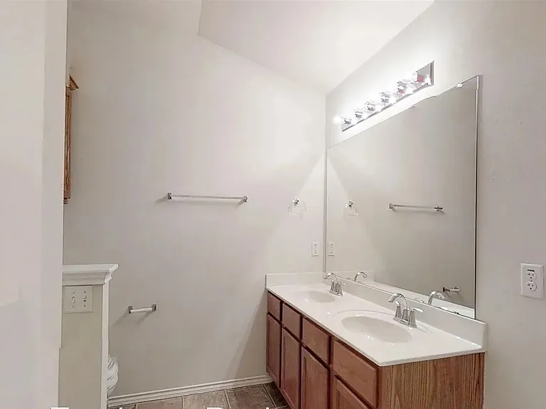 4604 Lookout Mountain Ln — Photo 4
