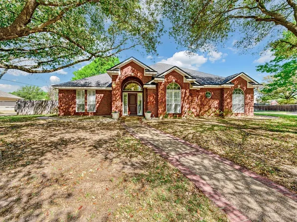 901 Stoneridge Dr, Hewitt, TX 76643